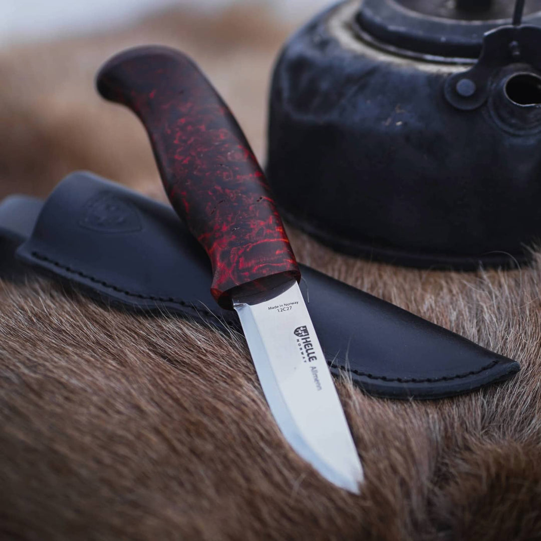 Helle Allmenn knife with leather sheath