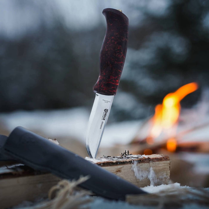 Helle Allmenn knife with leather sheath